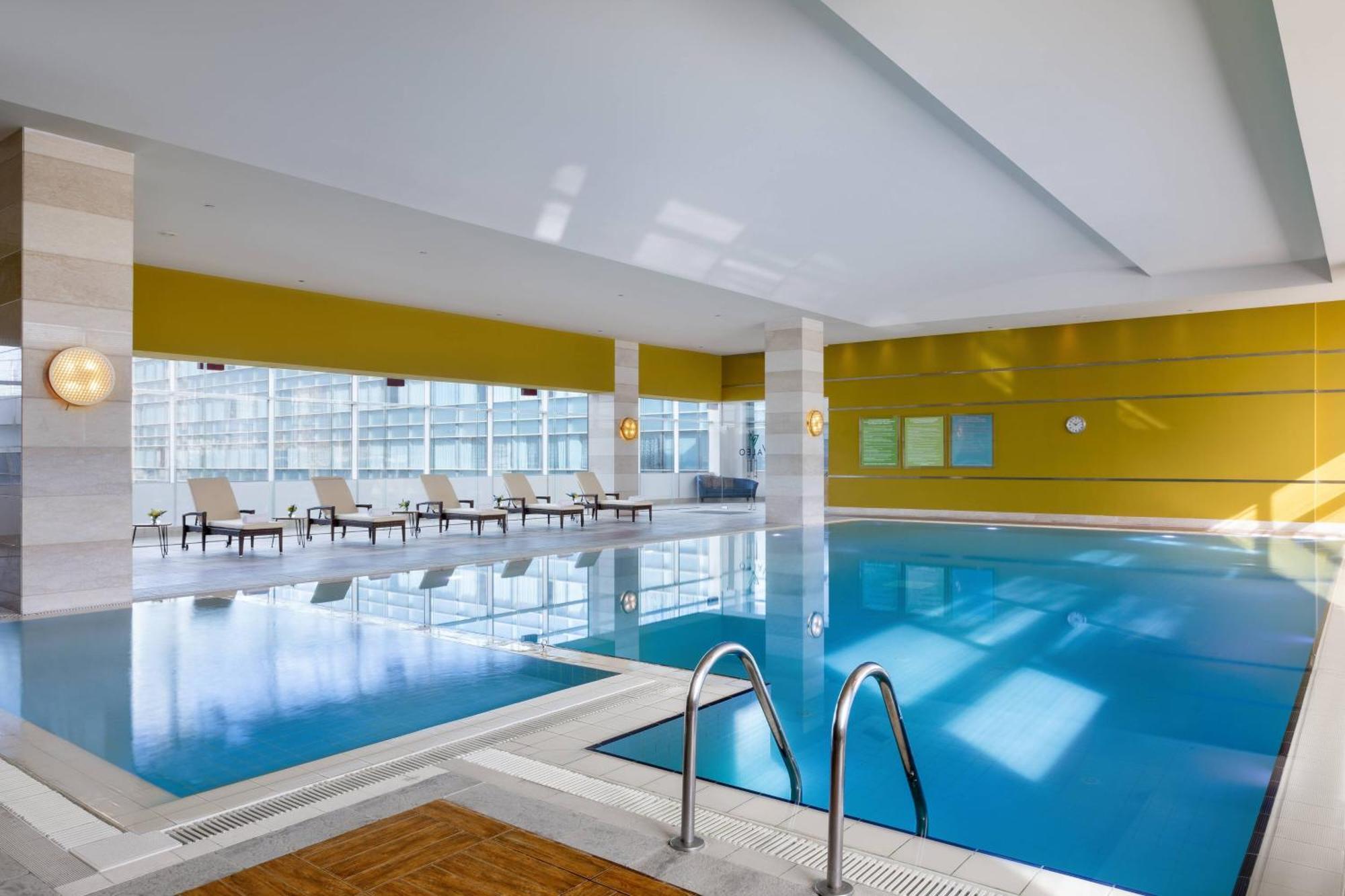 Renaissance By Crystall Atyrau Bagian luar foto